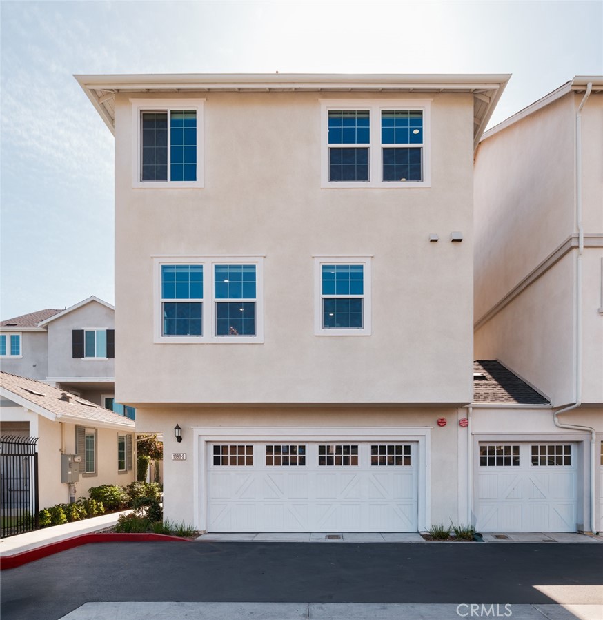 1090 N Anaheim Blvd 2