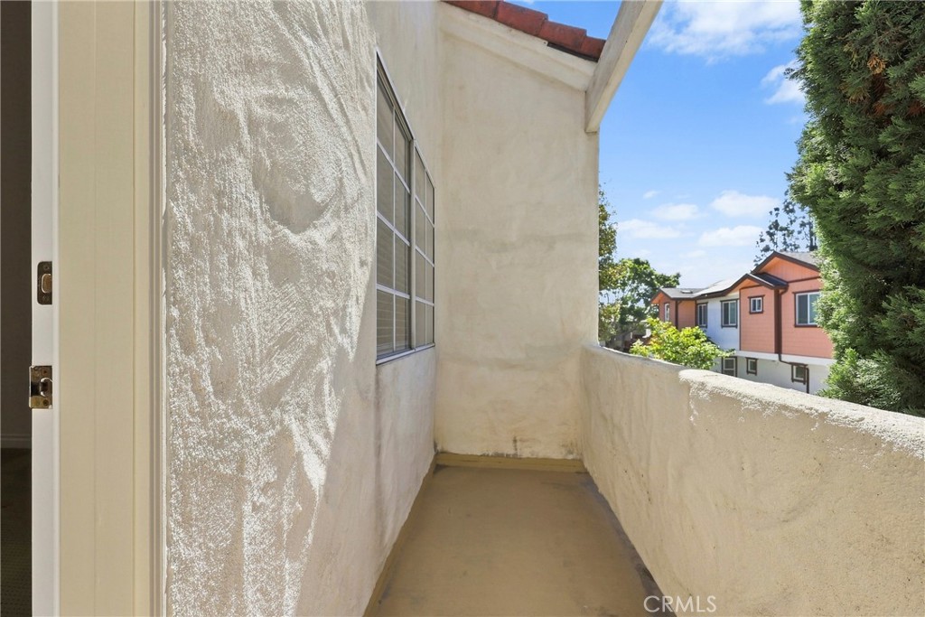 2575 Elden Avenue 3