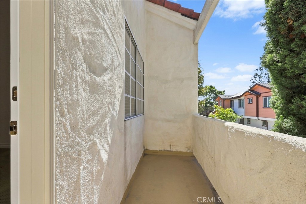 2575 Elden Avenue 3