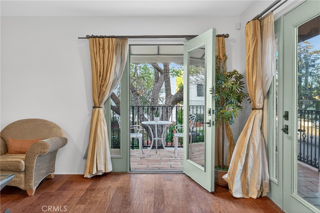 4301 Los Feliz