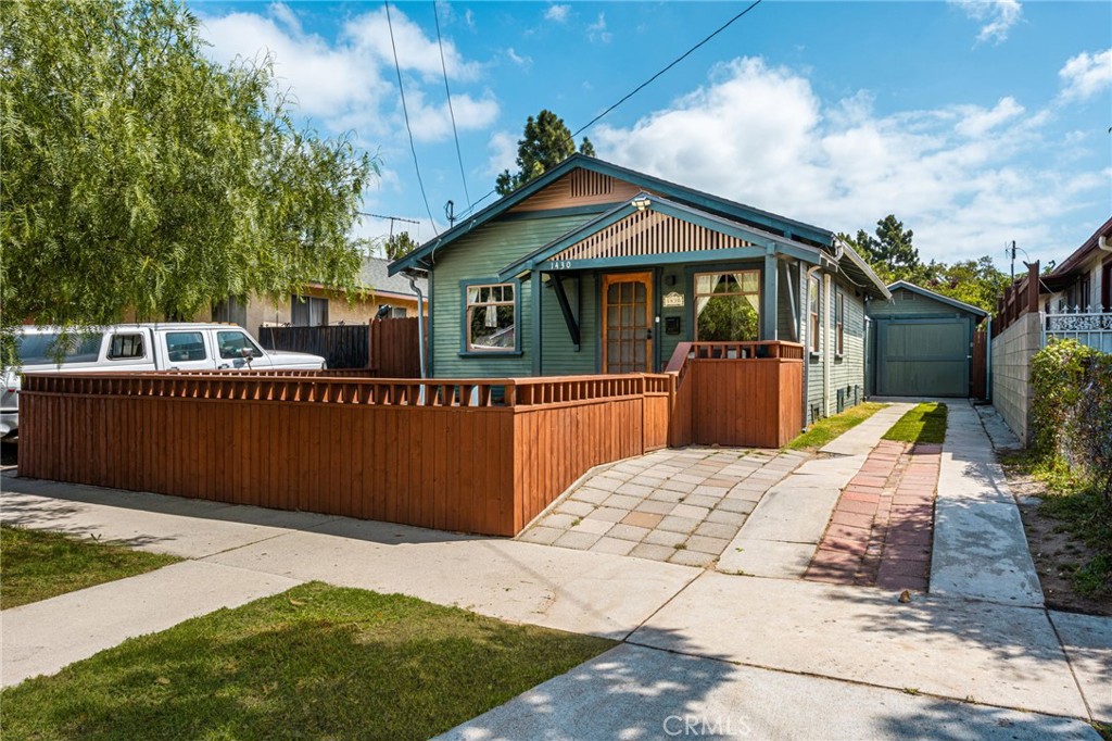 1430 Temple Avenue