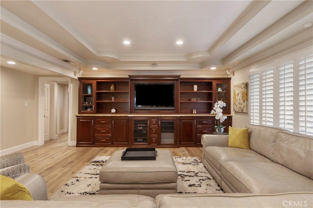 10066 Sideview Drive