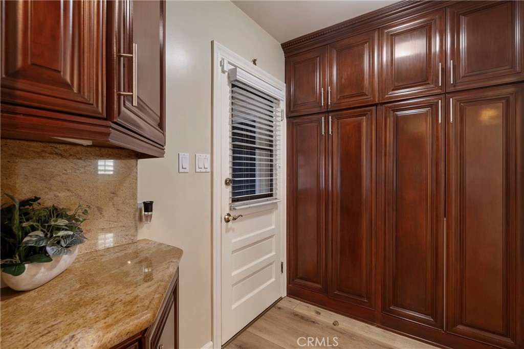 10066 Sideview Drive
