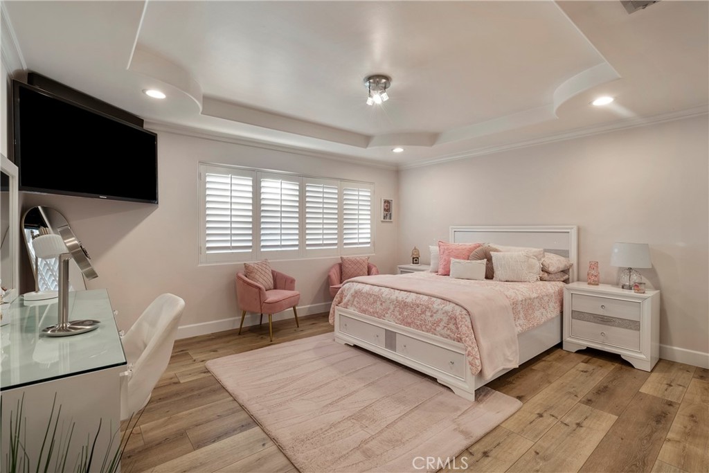 10066 Sideview Drive