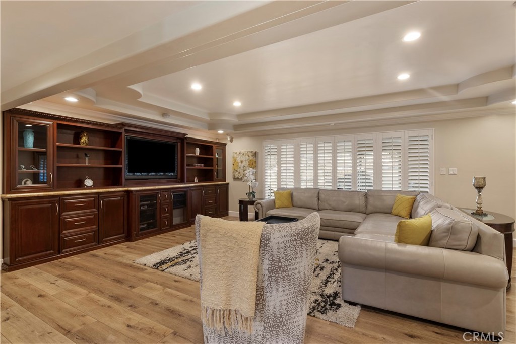 10066 Sideview Drive