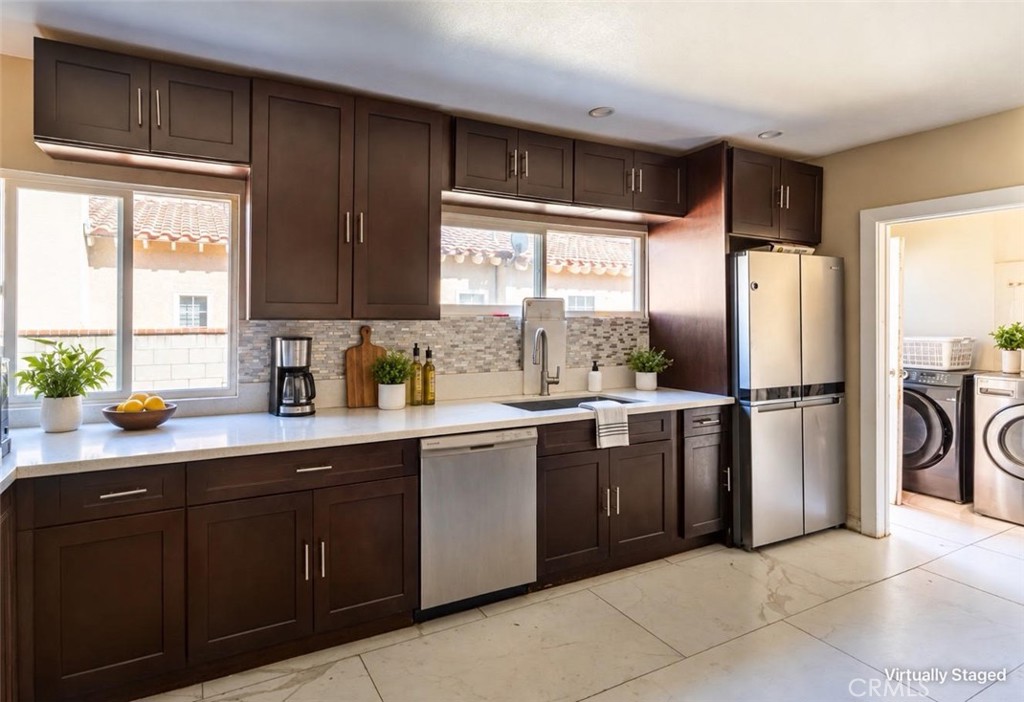 1848 W 76th