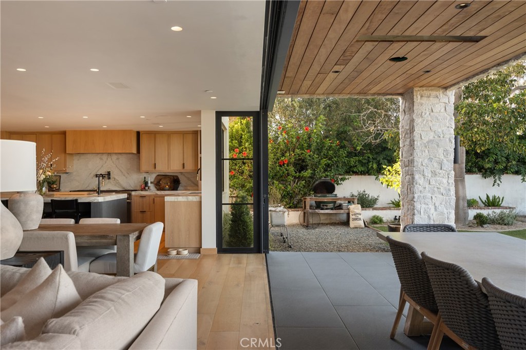 2118 Leeward