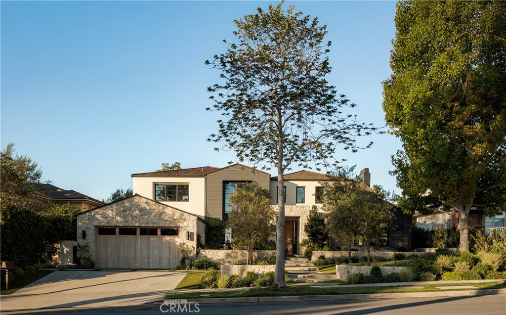2118 Leeward