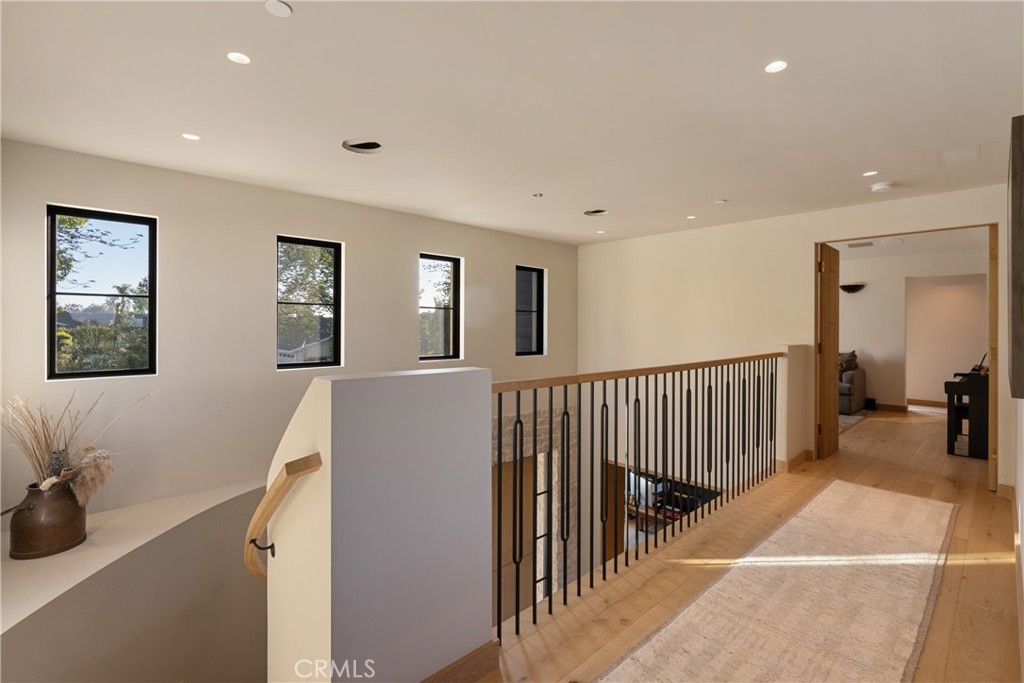 2118 Leeward