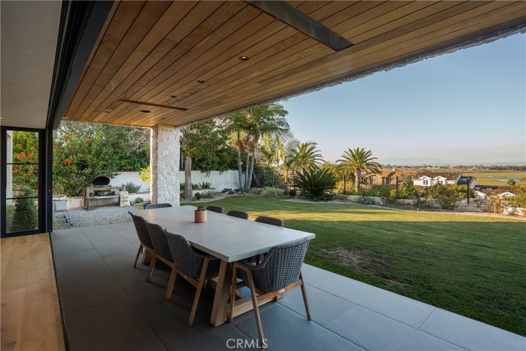 2118 Leeward