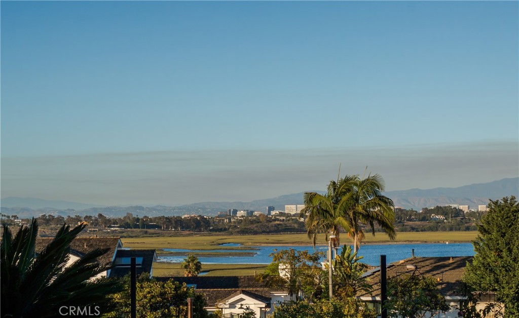 2118 Leeward