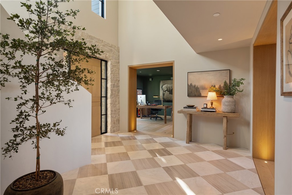 2118 Leeward