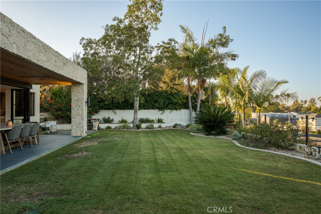 2118 Leeward