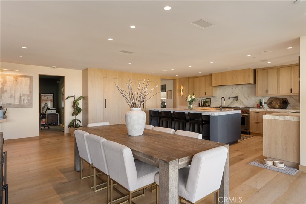 2118 Leeward