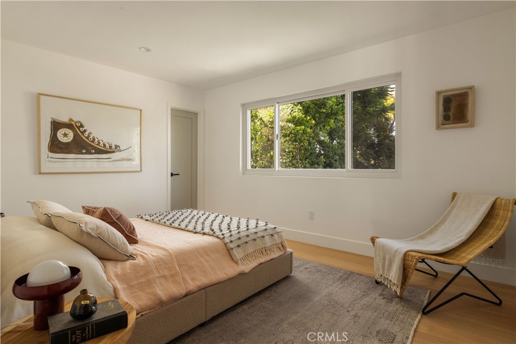 1806 Hummingbird Drive