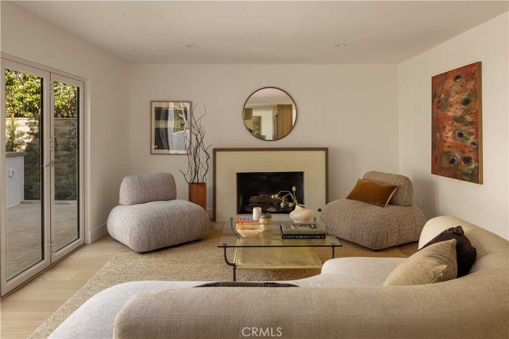 1806 Hummingbird Drive