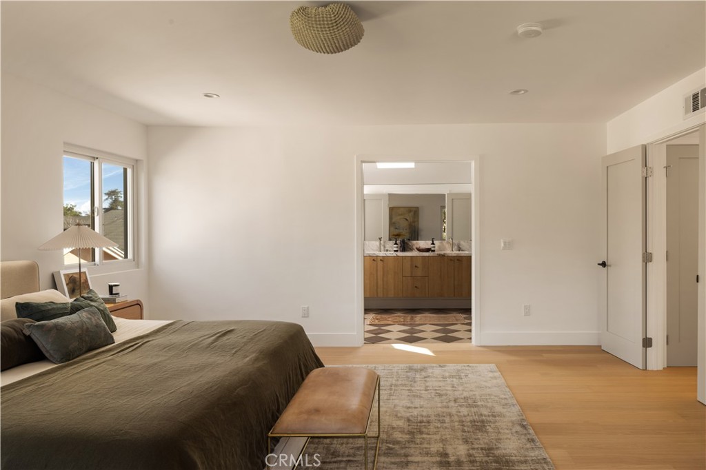 1806 Hummingbird Drive