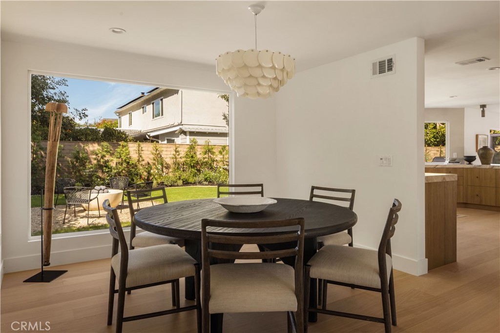 1806 Hummingbird Drive