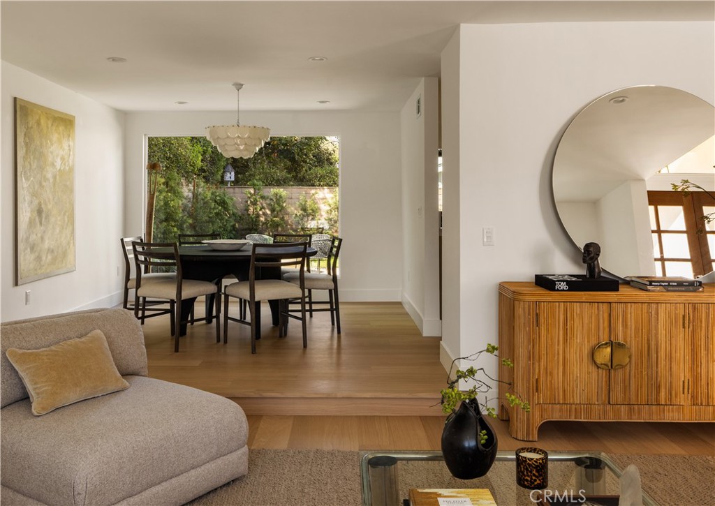 1806 Hummingbird Drive