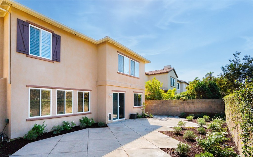 1571 Amberleaf