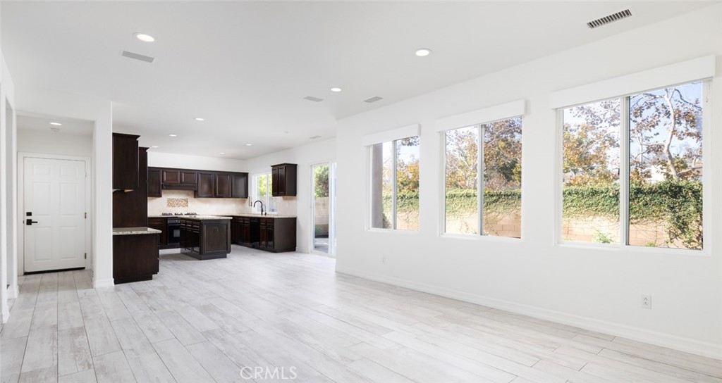 1571 Amberleaf