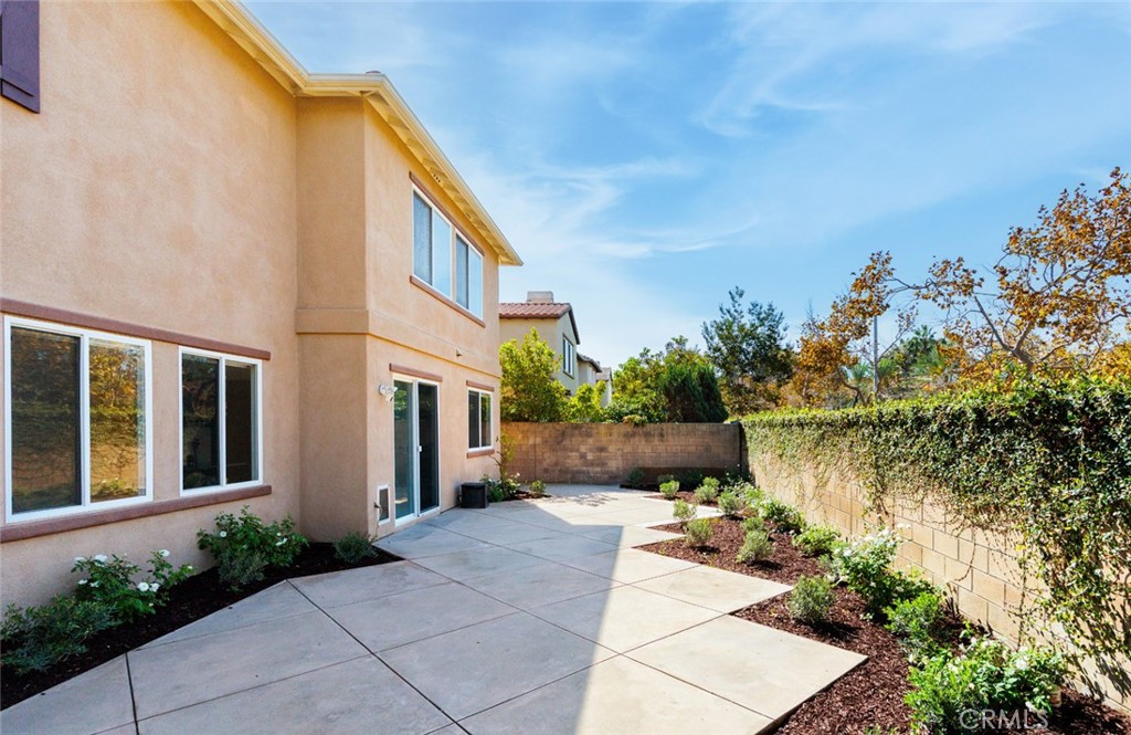 1571 Amberleaf