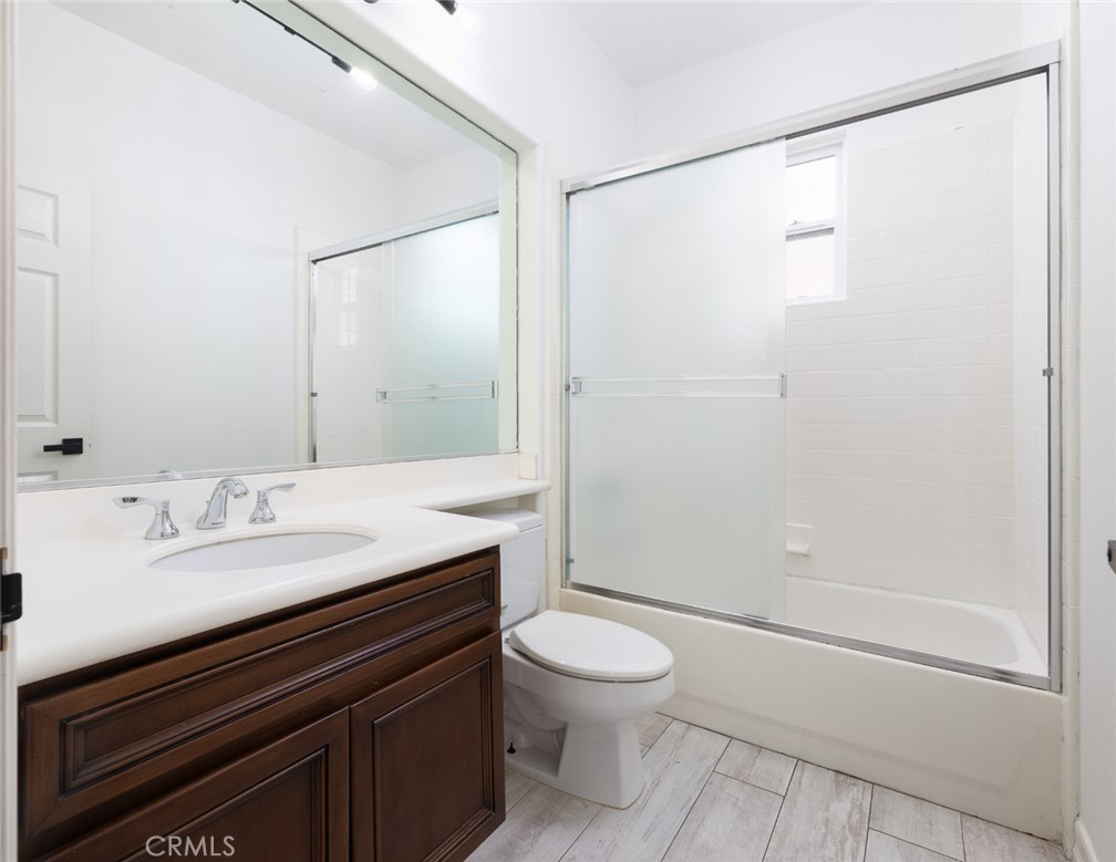 1571 Amberleaf