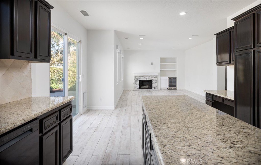 1571 Amberleaf