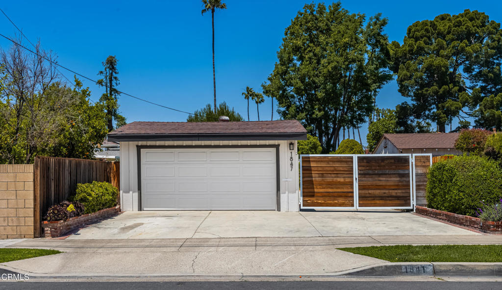 1847 W Palmyra Avenue