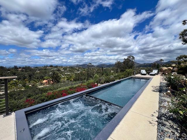 13495 Del Poniente Road