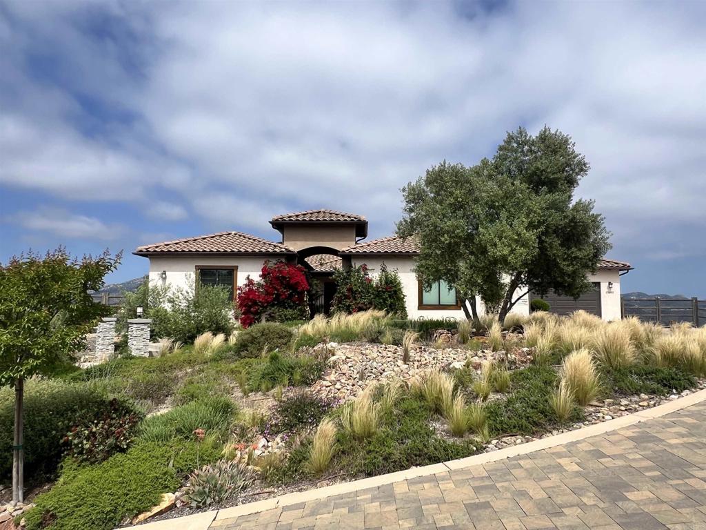 13495 Del Poniente Road