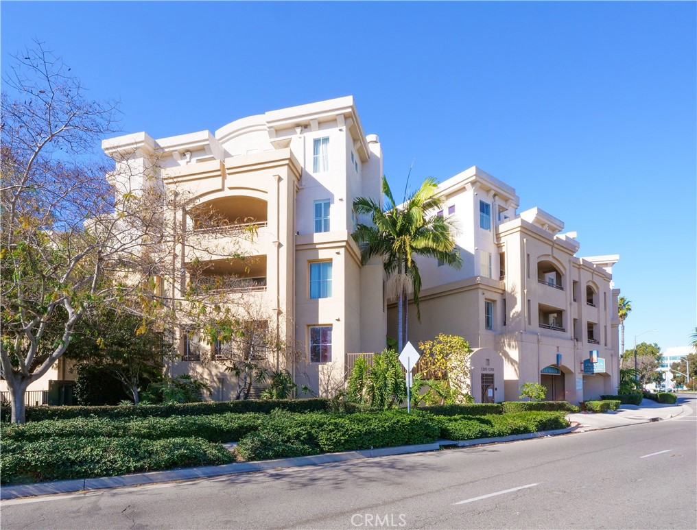1281 Cabrillo Avenue 303