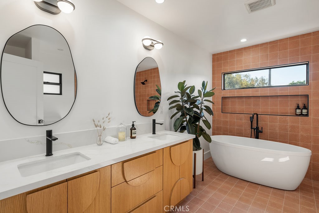 3649 Wellington Road