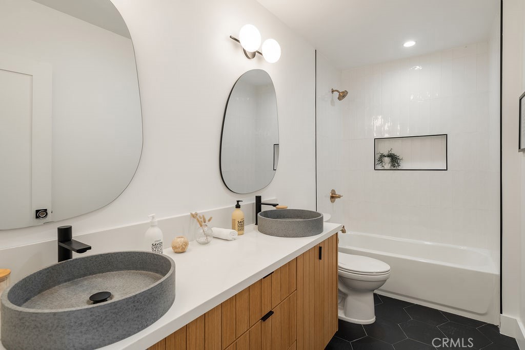 3649 Wellington Road