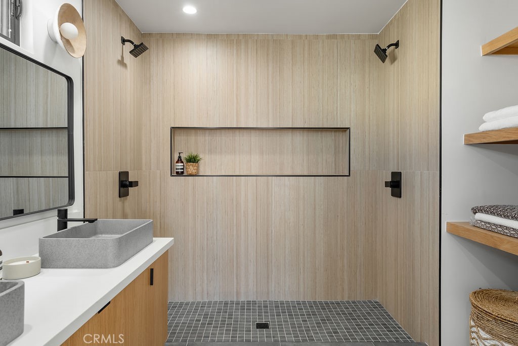 3649 Wellington Road