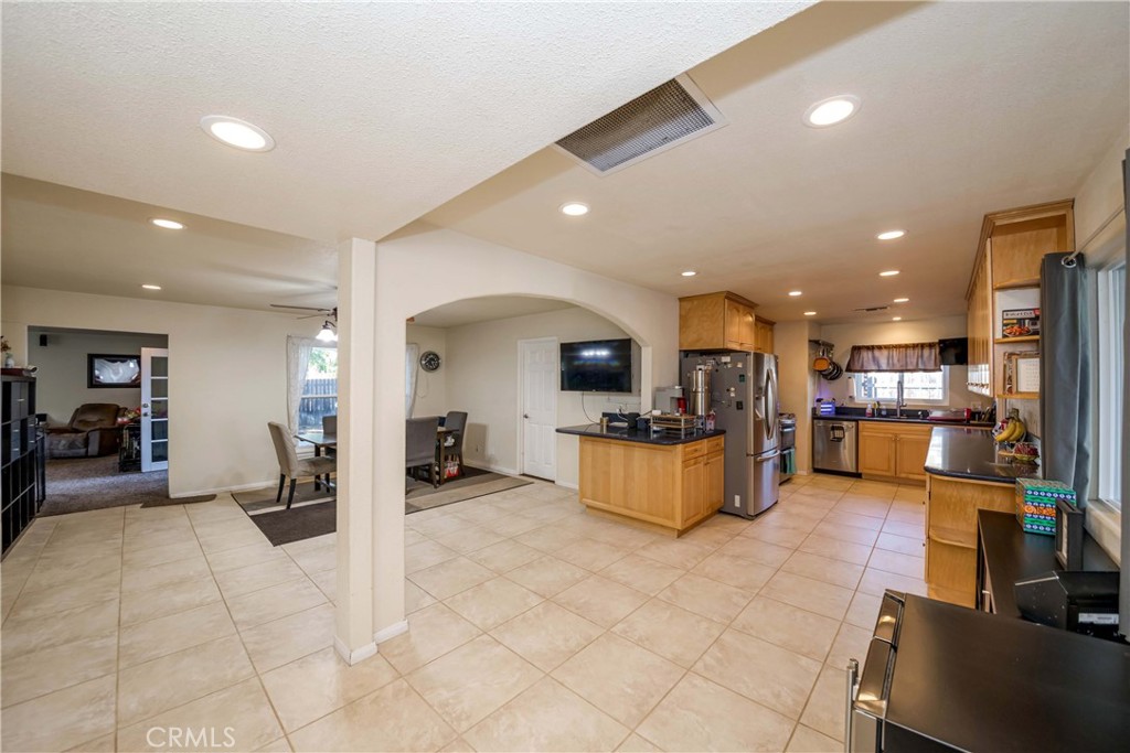 2754 N Galley Street