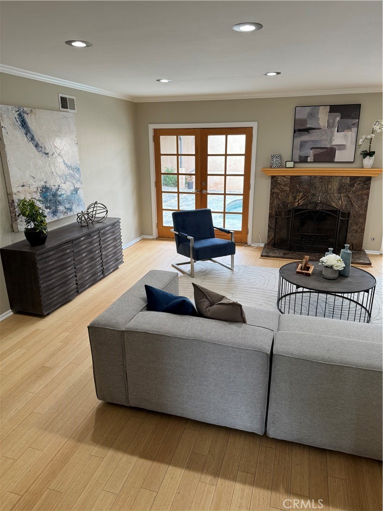 16015 Kittridge Street