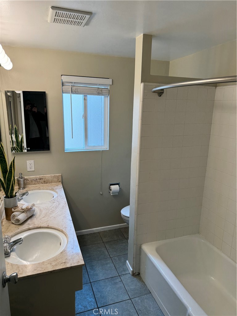 16015 Kittridge Street