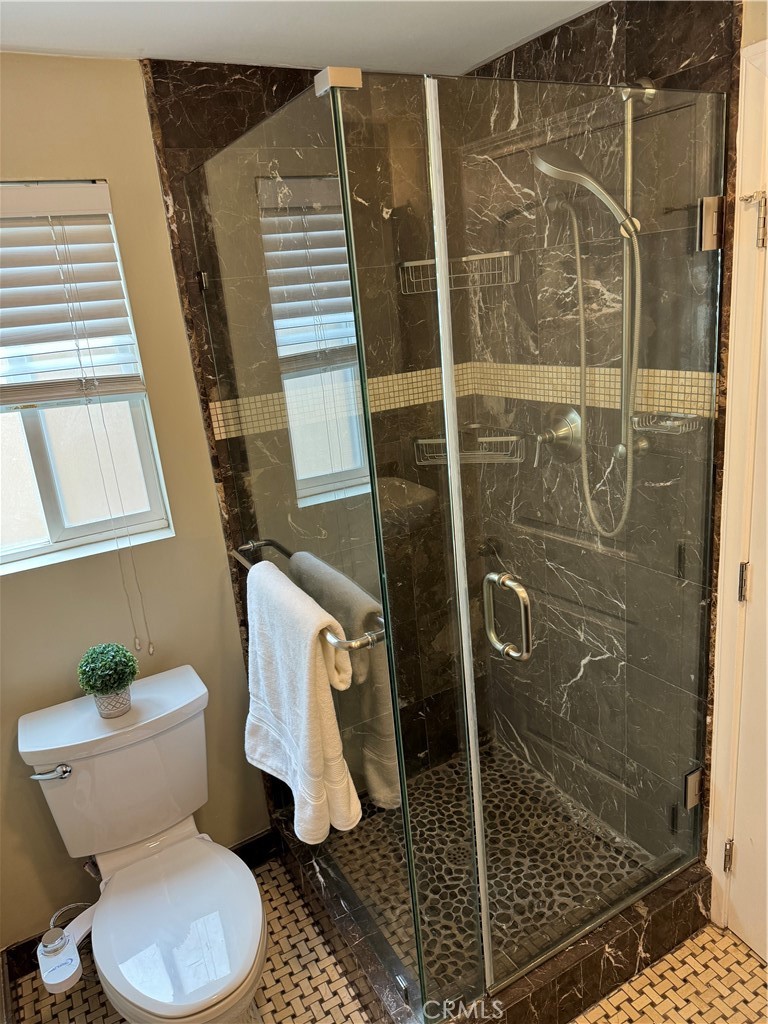 16015 Kittridge Street