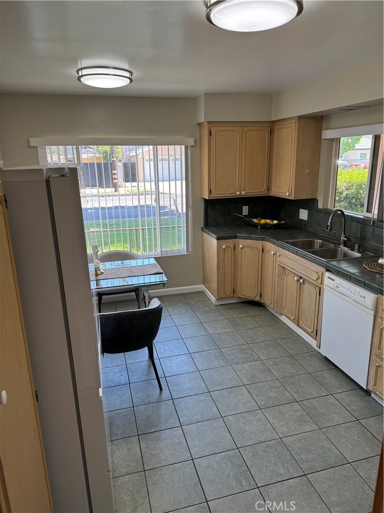 16015 Kittridge Street