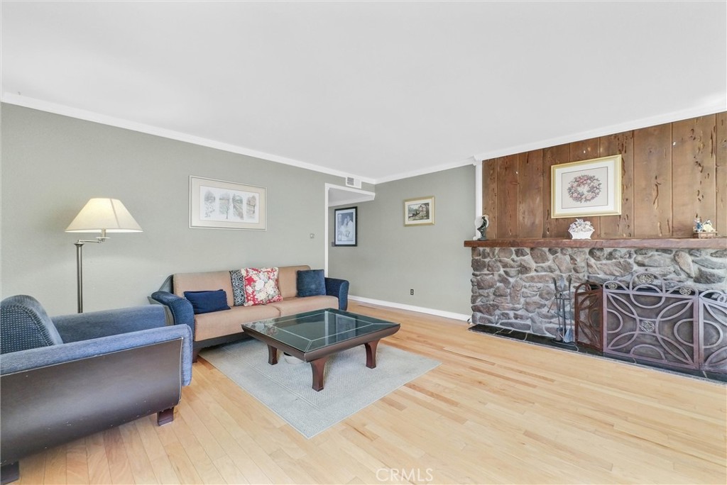 1027 S Marjan Street S