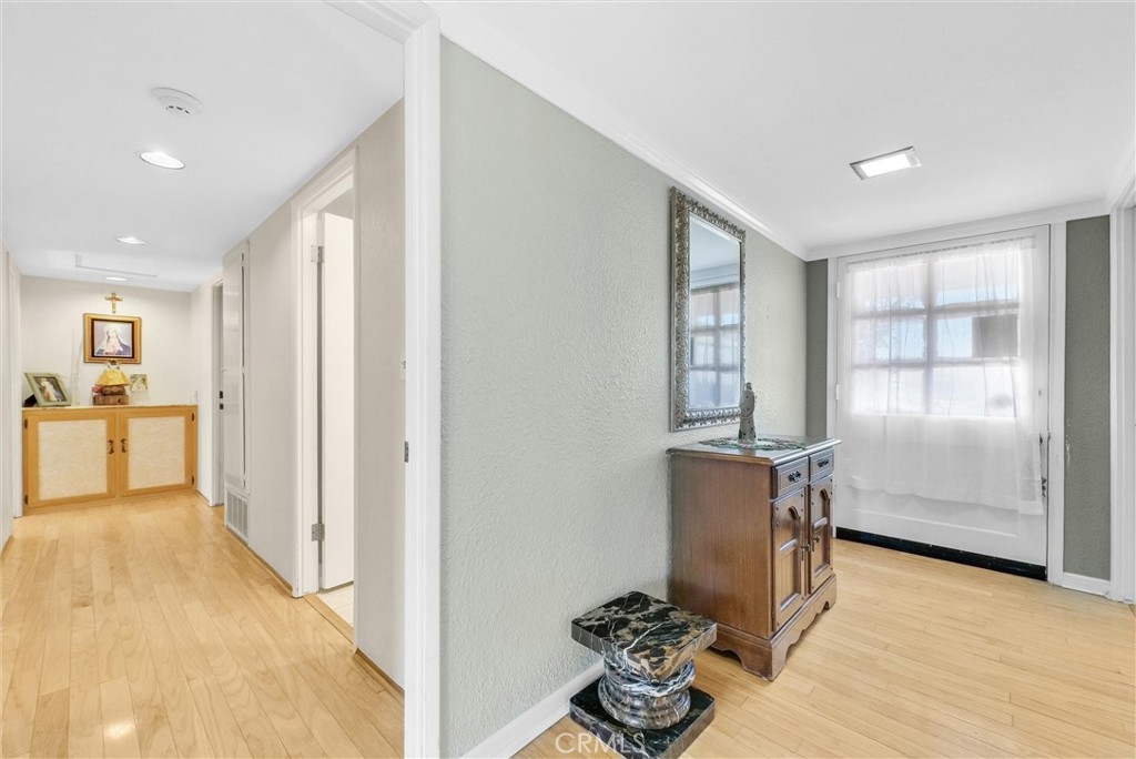 1027 S Marjan Street S