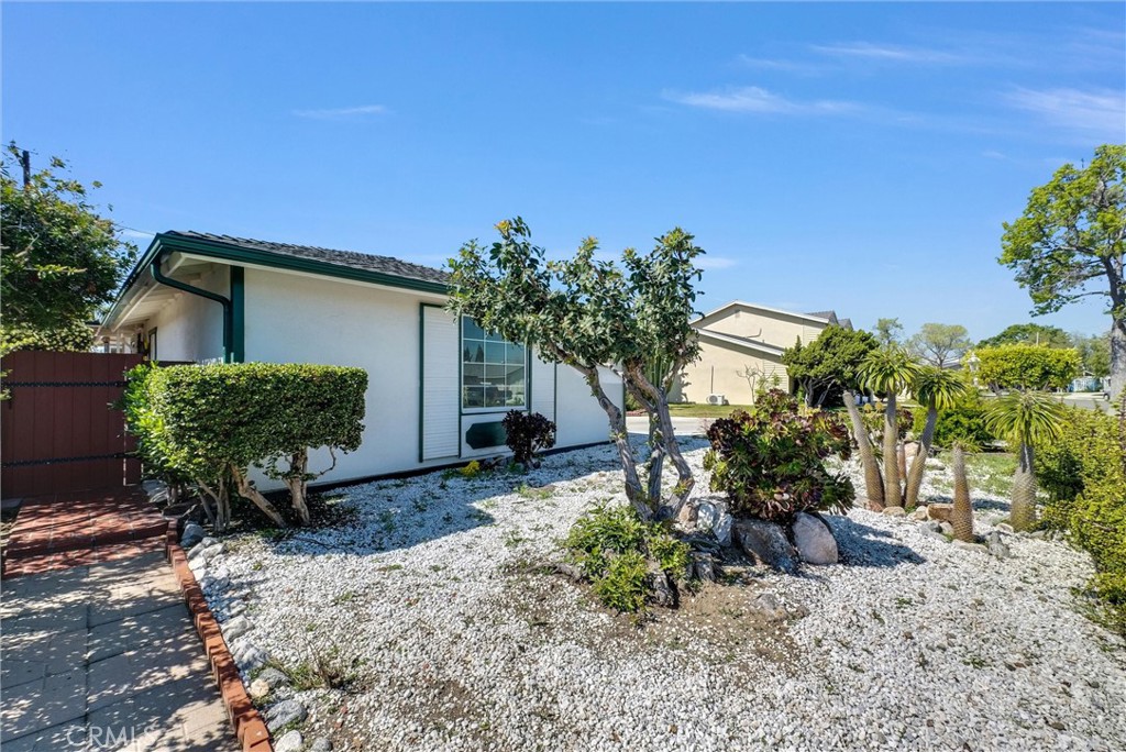 1027 S Marjan Street S