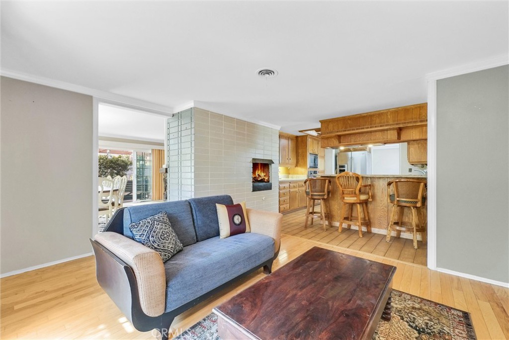 1027 S Marjan Street S