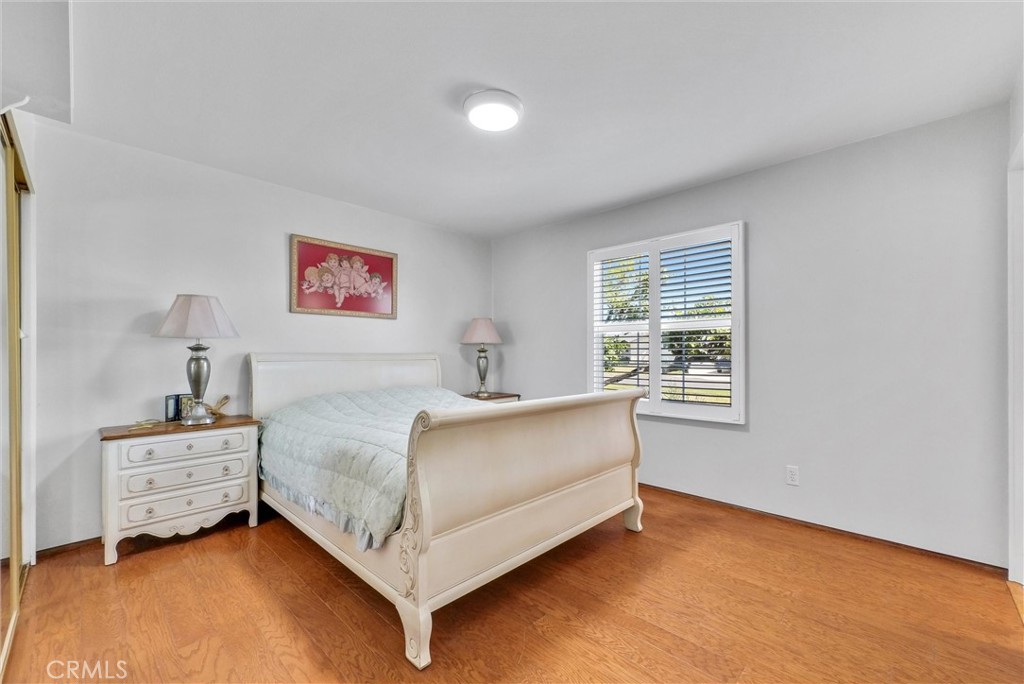 1027 S Marjan Street S