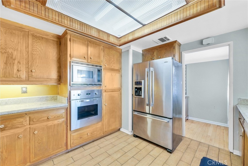 1027 S Marjan Street S