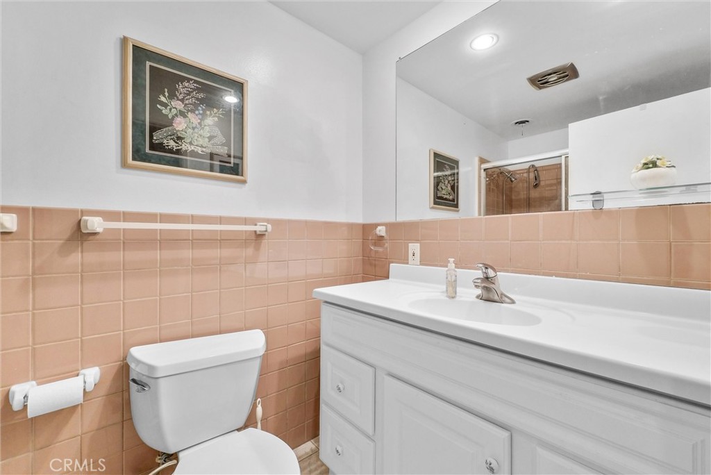 1027 S Marjan Street S