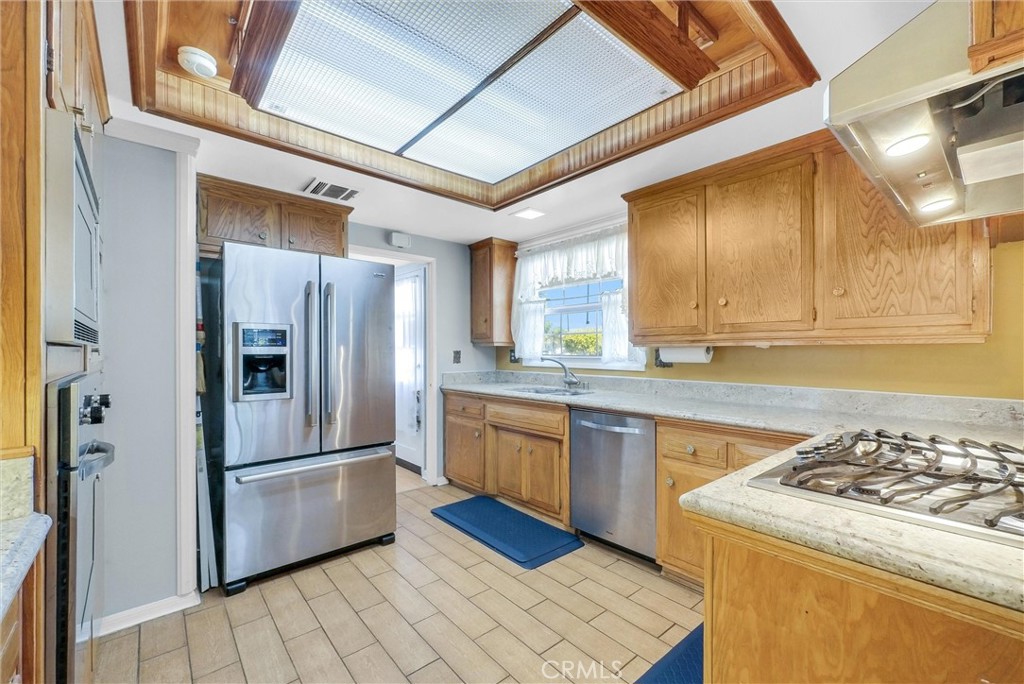 1027 S Marjan Street S