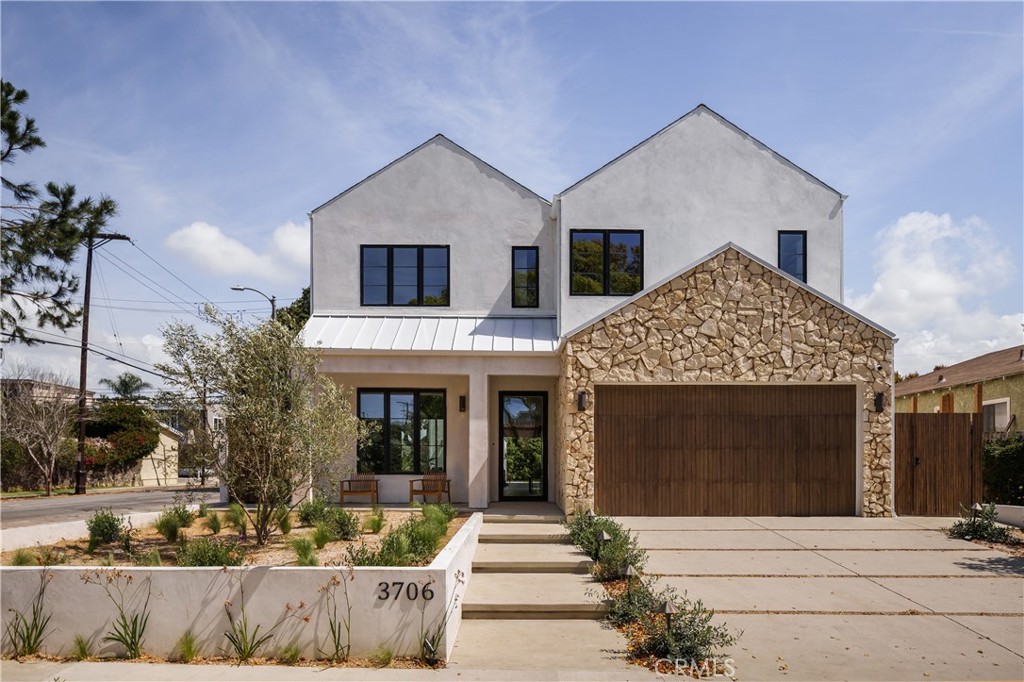3706 Barry Ave