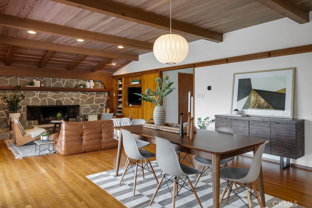 4225 Cerritos Avenue